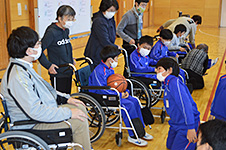 キャップハンディ体験学習の様子